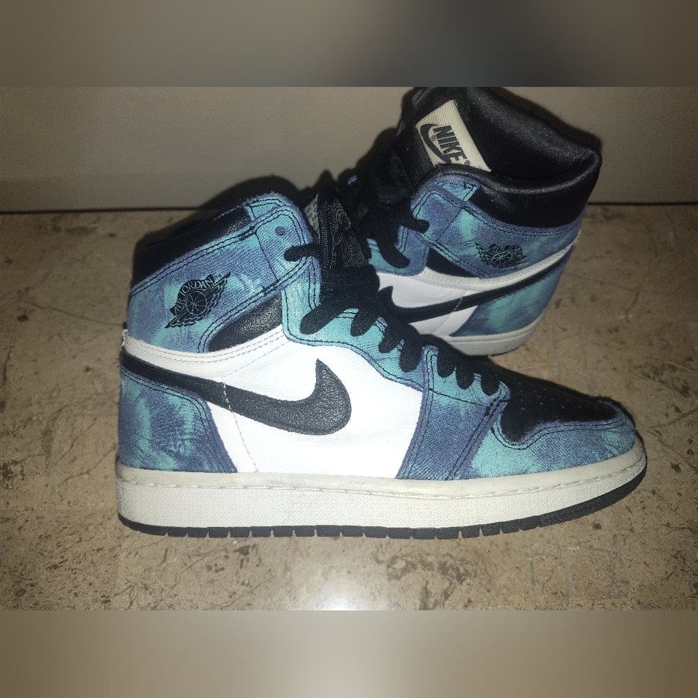 Air Jordan 1 Nike Blue and Black Tie-Dye Athletic Shoes